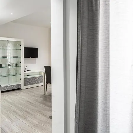 Acc Vergara Opcion De Parking Apartment